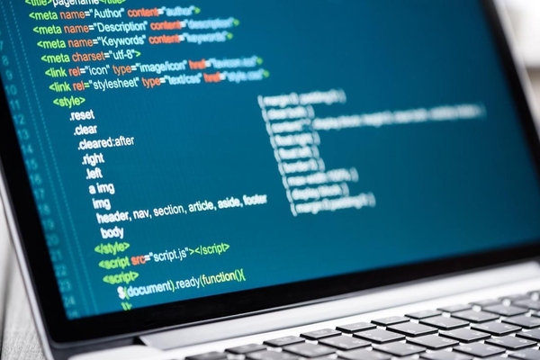 FPGA编程语言全对比：Verilog、VHDL、SystemVerilog到Chisel的选型指南